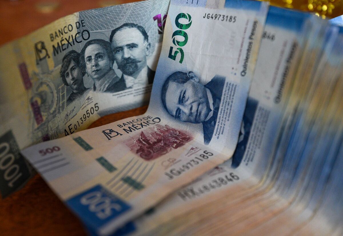 Peso mexicano repunta al cierre, aunque marzo deja pérdidas acumuladas