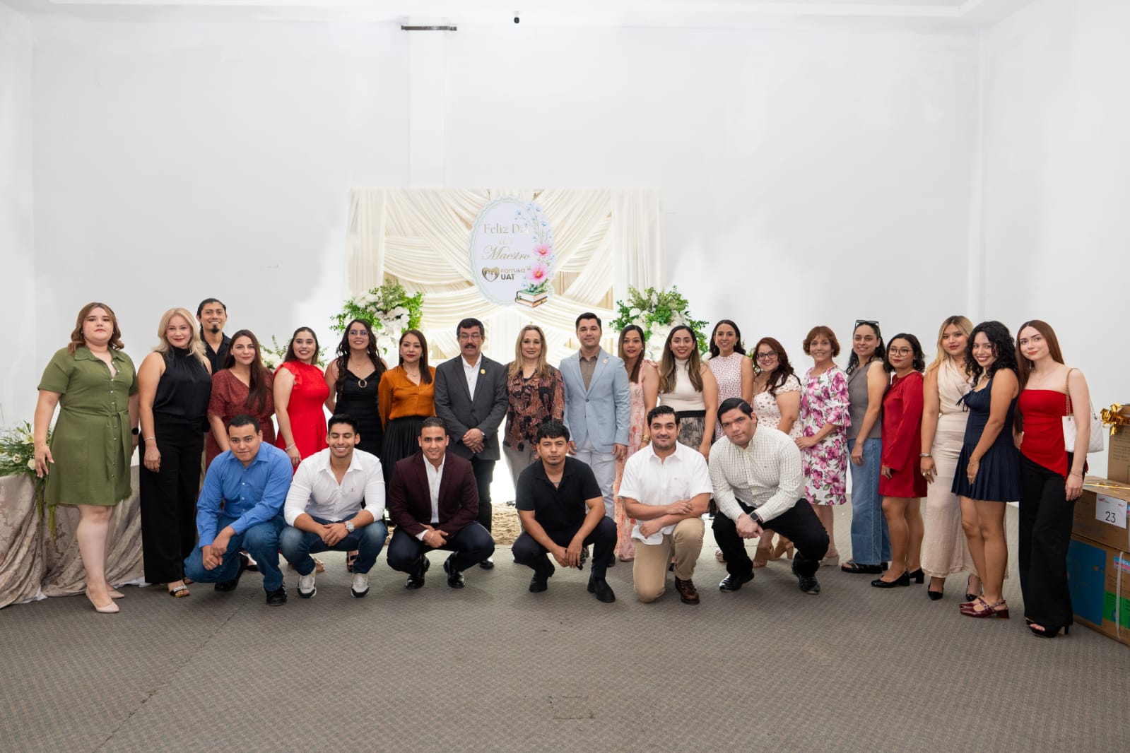 Familia UAT reconoce a docentes que forman a niñas, niños y adolescentes