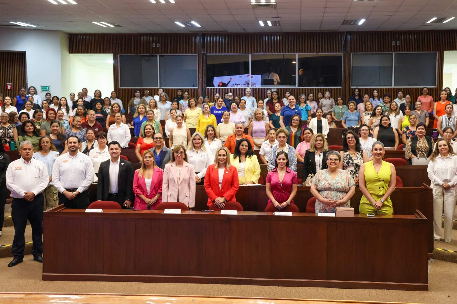 UAT fortalece liderazgo femenino con taller formativo en Tampico