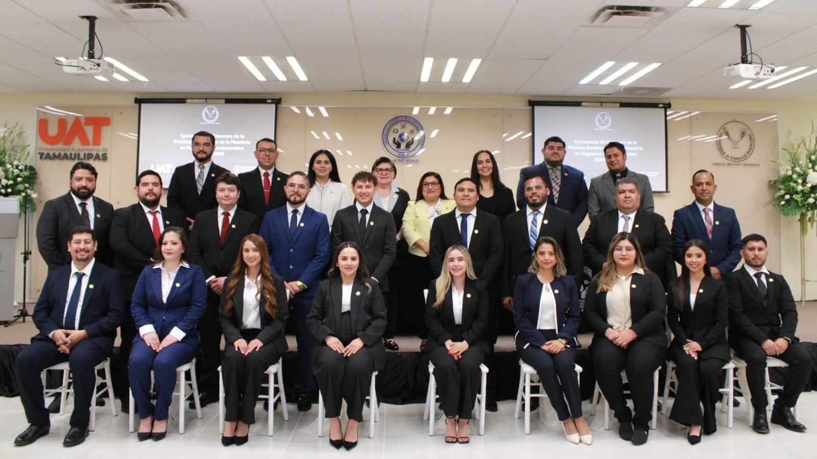 UAT proyecta avances en educación: Entrega la UAT la primera generación de la Maestría en Negocios Internacionales en Río Bravo