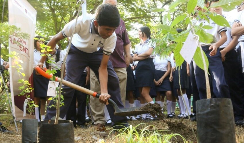 Ciudad Victoria impulsa educación ambiental y reforestación con estudiantes de Ciudad Victoria