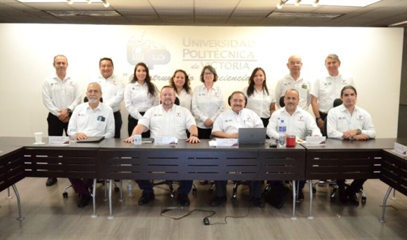 Impulsa UPV permanencia estudiantil, becas y vinculación laboral para sus estudiantes